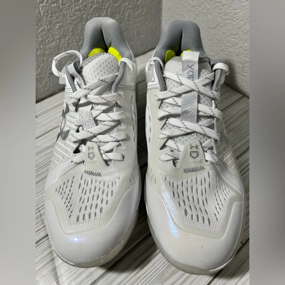Under Armour Yard Low MT TPU men’s‎ Baseball Cleats shoes white #3025591 size 8